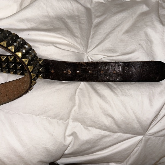 triple studded distressed leather belt - Picture 5 of 6